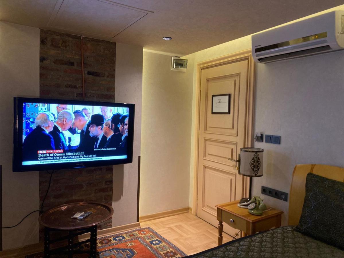 Hotel Niles อิสตันบูล ภายนอก รูปภาพ