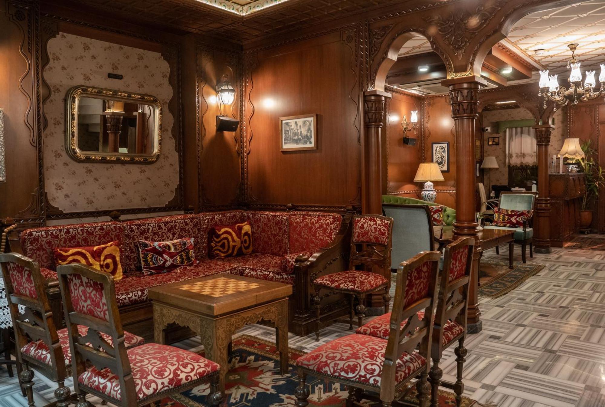 Hotel Niles อิสตันบูล ภายนอก รูปภาพ