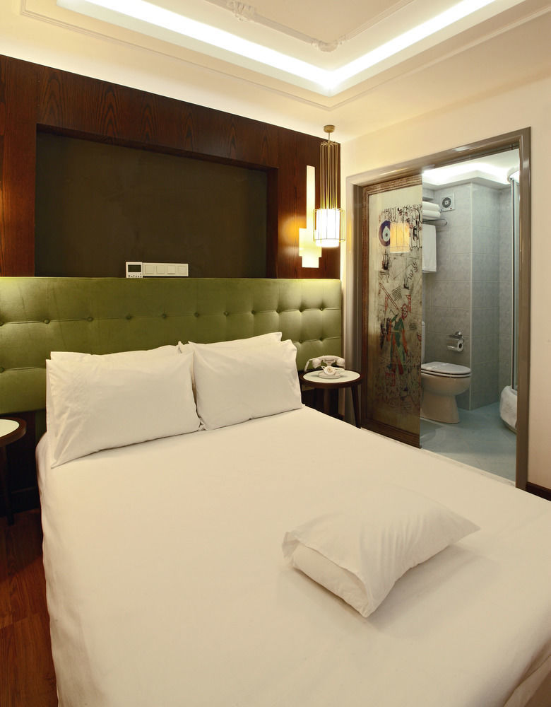 Hotel Niles อิสตันบูล ภายนอก รูปภาพ