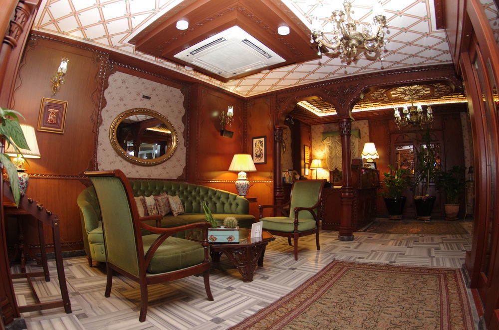 Hotel Niles อิสตันบูล ภายนอก รูปภาพ